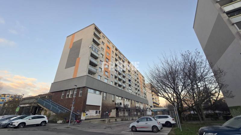 Moderný, rekonštruovaný 3i byt, pivnica, Jašíkova ul., Ružinov - Pošeň