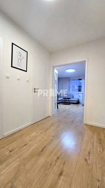 Moderný, rekonštruovaný 3i byt, pivnica, Jašíkova ul., Ružinov - Pošeň