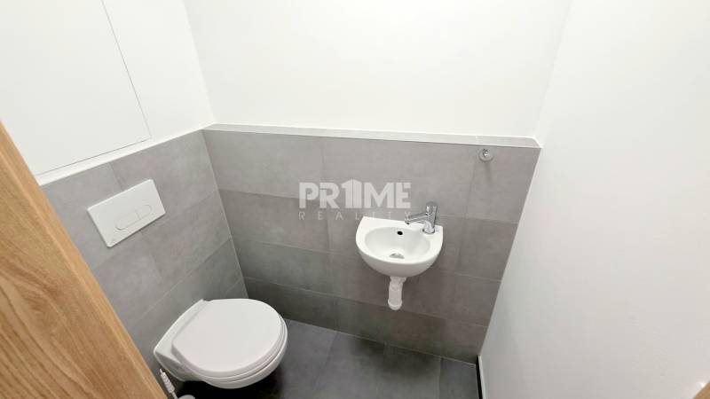 BÝVAJ PRVÝ V 2,5i byte, OVOC.SADY, BALKÓN,PARKING, Ivanska cesta