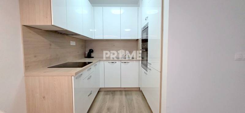 MODERNÝ 2i byt, NOV., PARKING, LOGGIA, VÝHĽAD, FUXOVA, Bosákova ulica