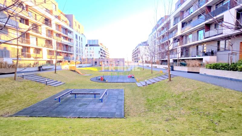 Pekná Garsónka, REKONŠTRUKCIA, BALKÓN, Zuzany Chalupovej, Petržalka