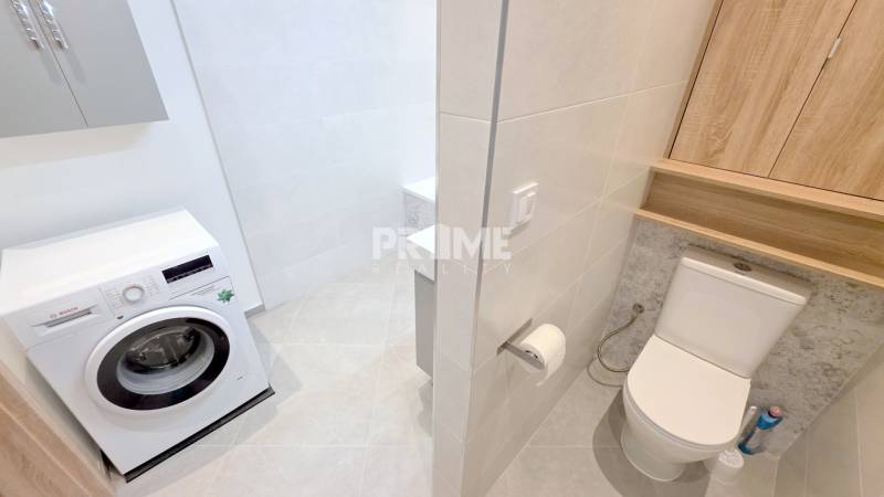 BÝVAJ PRVÝ v 2i byte, REKONŠTRUKCIA, BALKÓN, Jána Smreka, DNV 