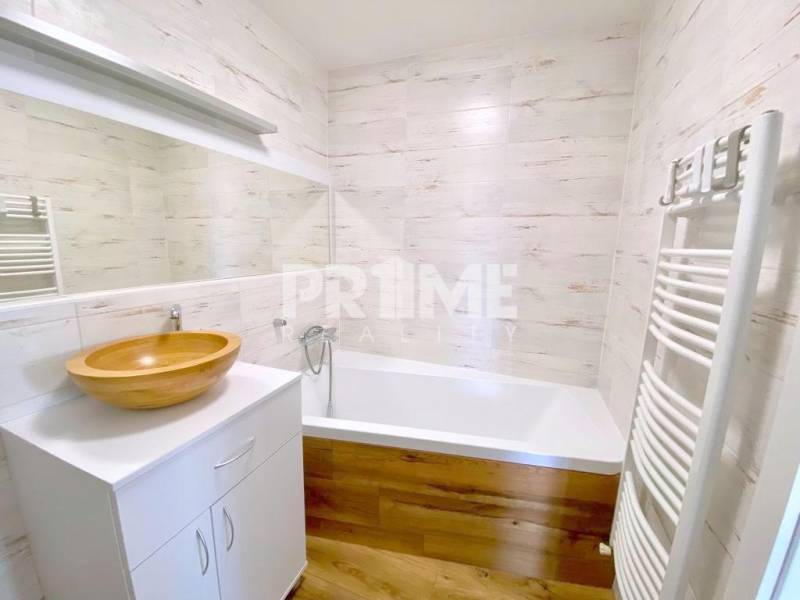 MODERNÝ 3i byt, NOVOSTAVBA, TERASA ( 84 m2), Muchovo námestie