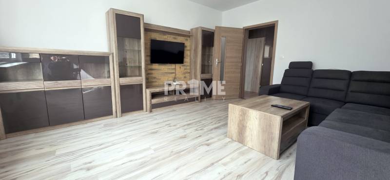 Pekný 3i byt,3 x NEPRIECHODNÁ IZBA, LOGGIA,Turnianska ulica, Petržalka