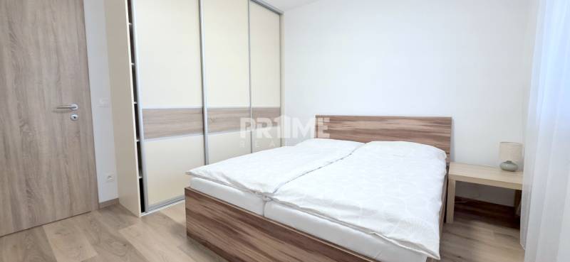 MODERNÝ 2i byt, NOV., PARKING, LOGGIA, VÝHĽAD, FUXOVA, Bosákova ulica