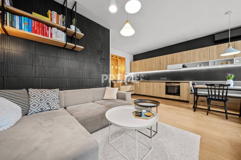 ŠTÝLOVÝ 3i byt, REKONŠTRUKCIA, Mýtna ulica, Staré Mesto