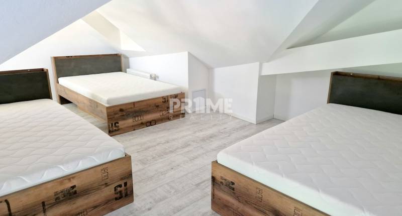 U NÁS !!! MEZONETOVÝ 2i byt, REKONŠTRUKCIA, KLÍMA, Štefanovičova ulica