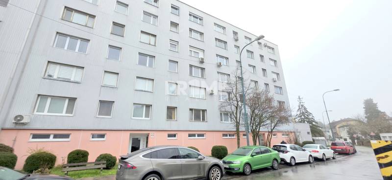 MODERNÝ 2i byt, REKONŠTRUKCIA, KLÍMA, MOZARTOVA ulica, Horský park