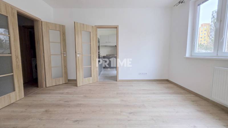 BÝVAJ PRVÝ v 2i byte, REKONŠTRUKCIA, BALKÓN, Jána Smreka, DNV 