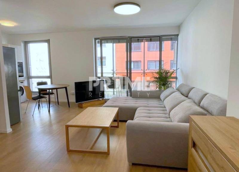 Moderný apartmán s veľkým balkónom, centrum mesta, Dunajská ul., BA