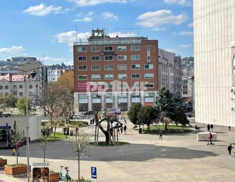 Moderný apartmán s veľkým balkónom, centrum mesta, Dunajská ul., BA