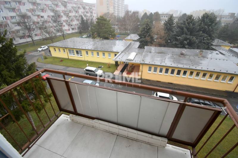 SLNEČNÝ 2i byt, REKONŠTRUKCIA, 2 X SAMOST.IZBA, BALKÓN, Haburská ulica