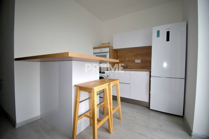 SLNEČNÝ 2i byt, REKONŠTRUKCIA, 2 X SAMOST.IZBA, BALKÓN, Haburská ulica