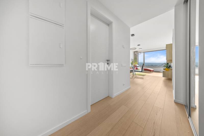 EXKLUZÍVNY 2i byt (16 p.),SKY PARK, KLÍMA, VÝHĽAD, PARKING, VEŽA I