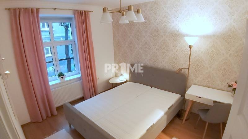 Pekný 2i byt, REKONŠTRUKCIA, CENTRUM, Bukureštská ulica, Staré Mesto