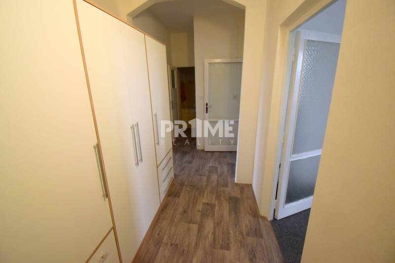 Pekný 3i byt, 3 x NEPRIECH.IZBA, BALKÓN, Radarová ulica, Ostredky