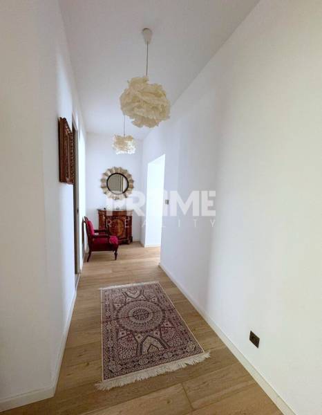 U NÁS !!! LUXUSNÝ ( 100 m2 ) 2i BYT, VÝHĽAD NA BRAT.HRAD, Palisády