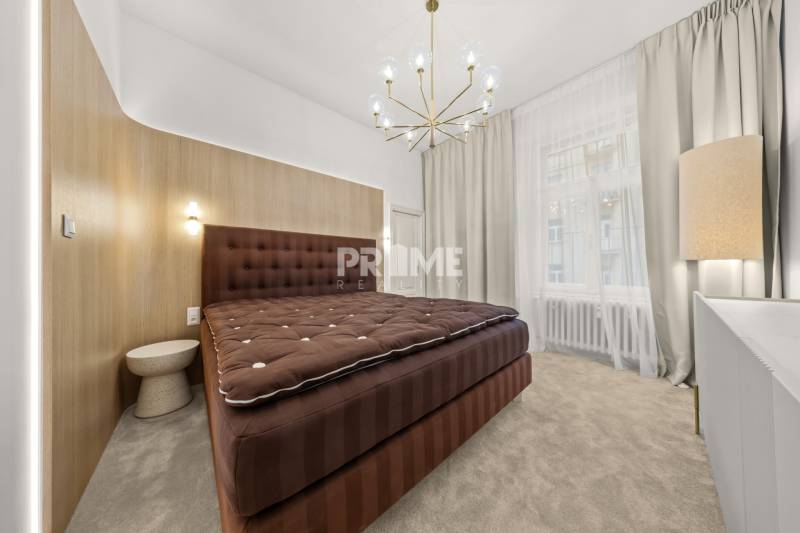  EXKLUZÍVNY, VEĽKOMETRÁŽNY 3i byt ( 130 m2 ), REKONŠTRUKCIA, CENTRUM