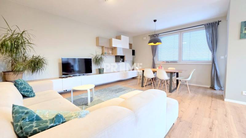 LUXUSNÝ 3i byt, TERASA, PARKING, KLÍMA, ZELENÁ HORKA, Ďumbierska ulica