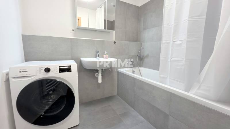 BÝVAJ PRVÝ V 2,5i byte, OVOC.SADY, BALKÓN,PARKING, Ivanska cesta