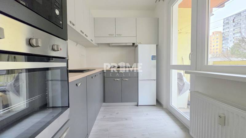 BÝVAJ PRVÝ v 2i byte, REKONŠTRUKCIA, BALKÓN, Jána Smreka, DNV 