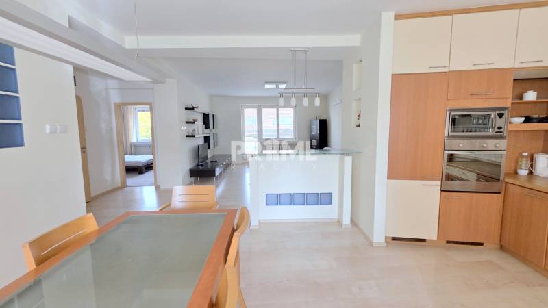 JEDINEČNÝ 2i byt, REKONŠTRUKCIA, 2 x BALKÓN, Kúpeľná ulica,Staré Mesto