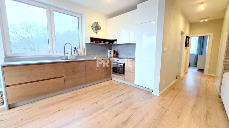 LUXUSNÝ 3i byt, TERASA, PARKING, KLÍMA, ZELENÁ HORKA, Ďumbierska ulica