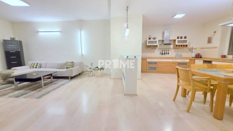 JEDINEČNÝ 2i byt, REKONŠTRUKCIA, 2 x BALKÓN, Kúpeľná ulica,Staré Mesto