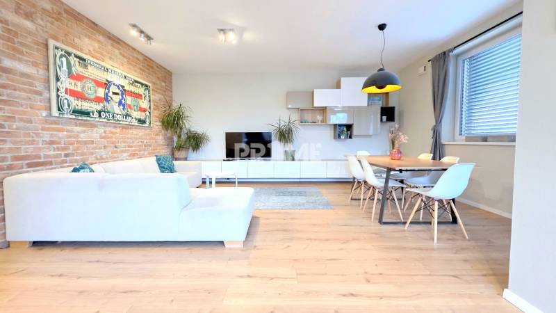 LUXUSNÝ 3i byt, TERASA, PARKING, KLÍMA, ZELENÁ HORKA, Ďumbierska ulica