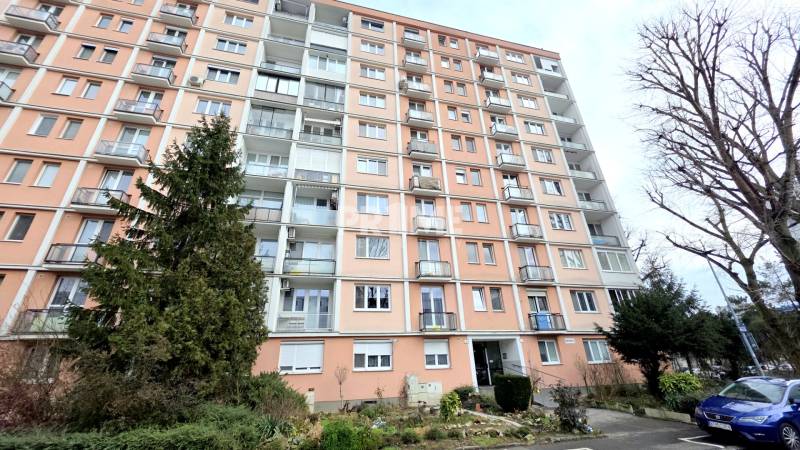 MODERNÝ 3i byt, KOMPLETNÁ REKONŠTRUKCIA, LOGGIA, BALKÓN, Narcisová ul.