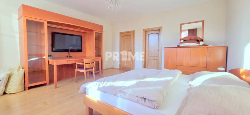 VEĽKOMETRÁŽNY 3i byt, 3 x NEPRIECHODNÁ IZBA, KLÍMA, BALKÓN, Nám.SNP