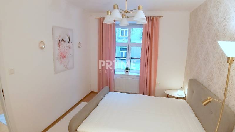 Pekný 2i byt, REKONŠTRUKCIA, CENTRUM, Bukureštská ulica, Staré Mesto