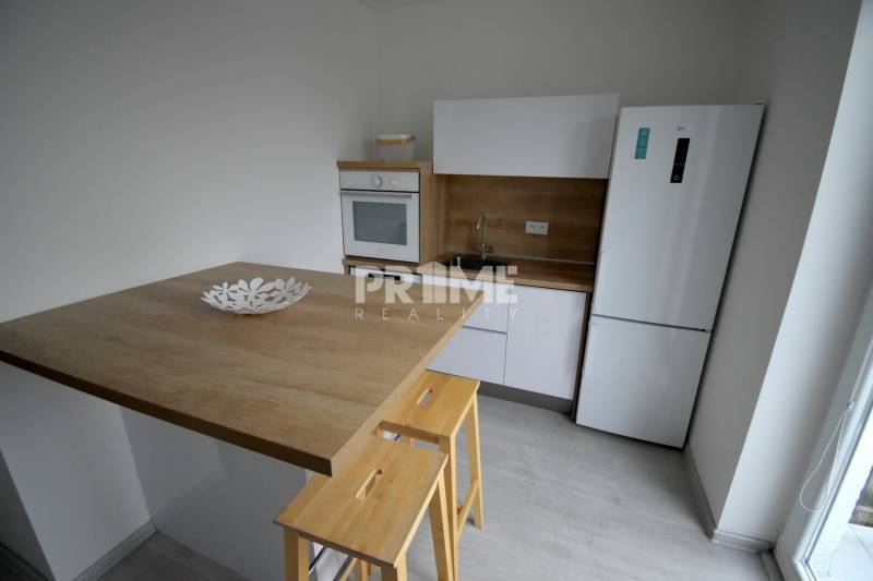 SLNEČNÝ 2i byt, REKONŠTRUKCIA, 2 X SAMOST.IZBA, BALKÓN, Haburská ulica