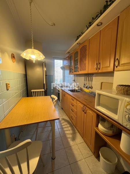 Priestranný 3i byt, loggia, zariadený, Sklenárova, Ružinov 