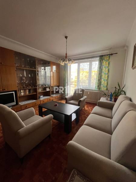 Priestranný 3i byt, loggia, zariadený, Sklenárova, Ružinov 