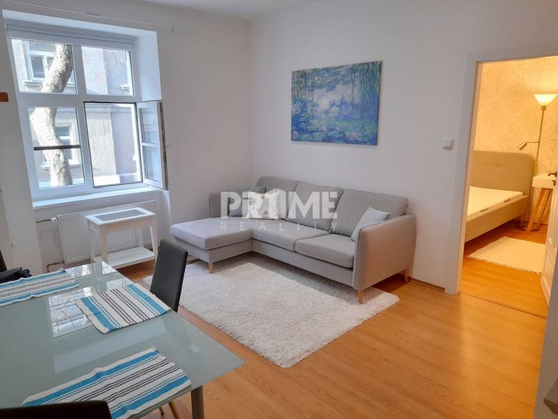 Pekný 2i byt, REKONŠTRUKCIA, CENTRUM, Bukureštská ulica, Staré Mesto