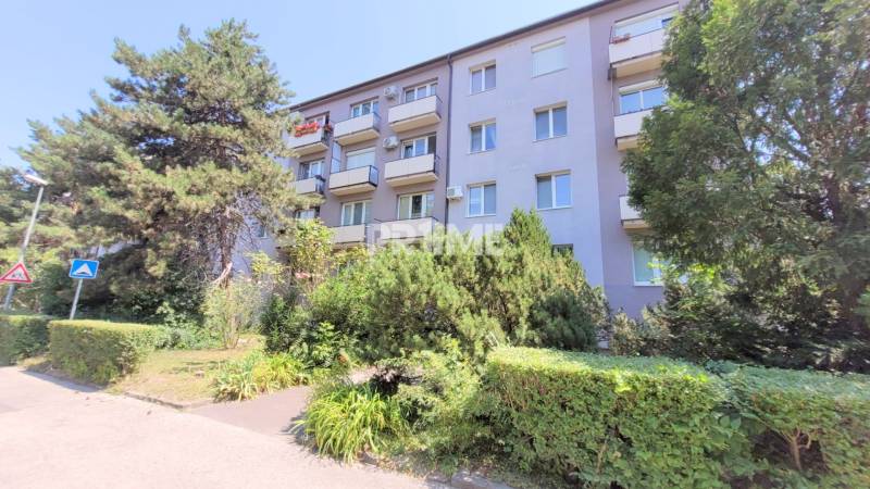 Krásny 2i byt, REKONŠTRUKCIA, BALKÓN, KLÍMA, Smolnícka ulica, Ružinov