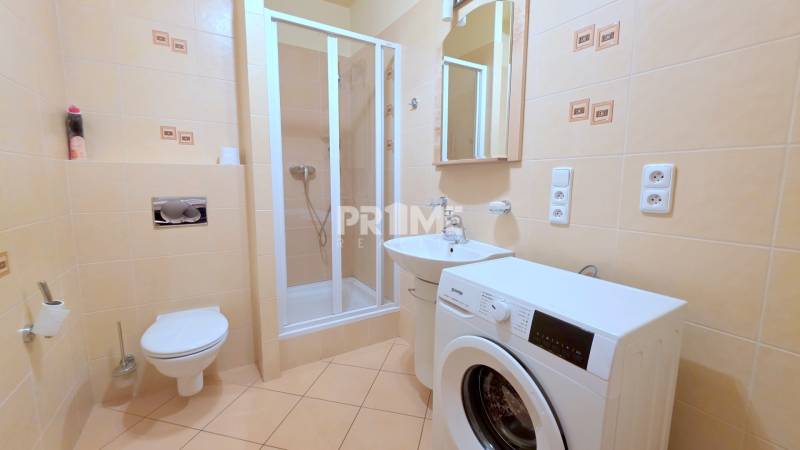 VEĽKOMETRÁŽNY 3i byt, 3 x NEPRIECHODNÁ IZBA, KLÍMA, BALKÓN, Nám.SNP