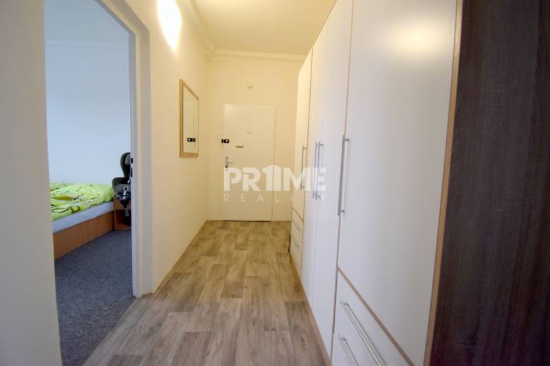 Pekný 3i byt, 3 x NEPRIECH.IZBA, BALKÓN, Radarová ulica, Ostredky