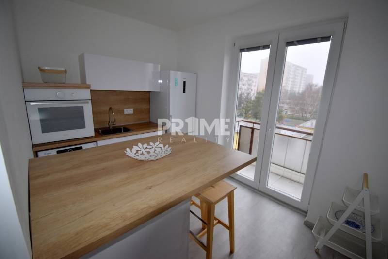 SLNEČNÝ 2i byt, REKONŠTRUKCIA, 2 X SAMOST.IZBA, BALKÓN, Haburská ulica