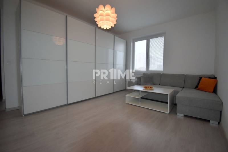 SLNEČNÝ 2i byt, REKONŠTRUKCIA, 2 X SAMOST.IZBA, BALKÓN, Haburská ulica