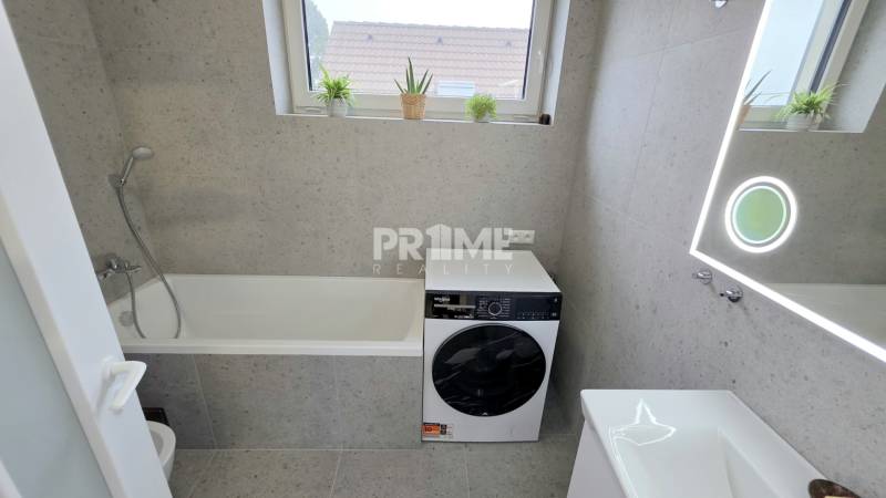 BÝVAJ PRVÝ v 4,5i byte, NOVOSTAVBA, KLÍMA, PARKING, Trnková ulica