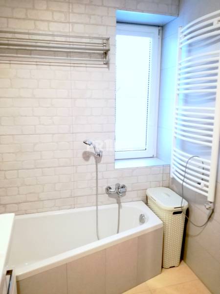 MODERNÝ 3i byt, REKONŠTRUKCIA, Šancová ulica, Pezinok