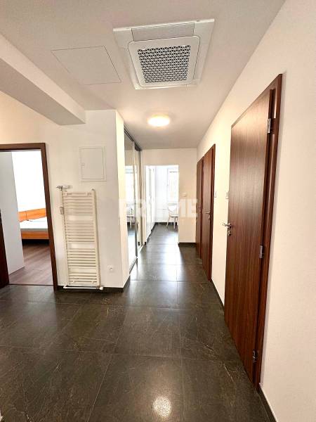 Novo rekonštruovaný 2i byt, klíma, komora, loggia, Krížna, Staré Mesto