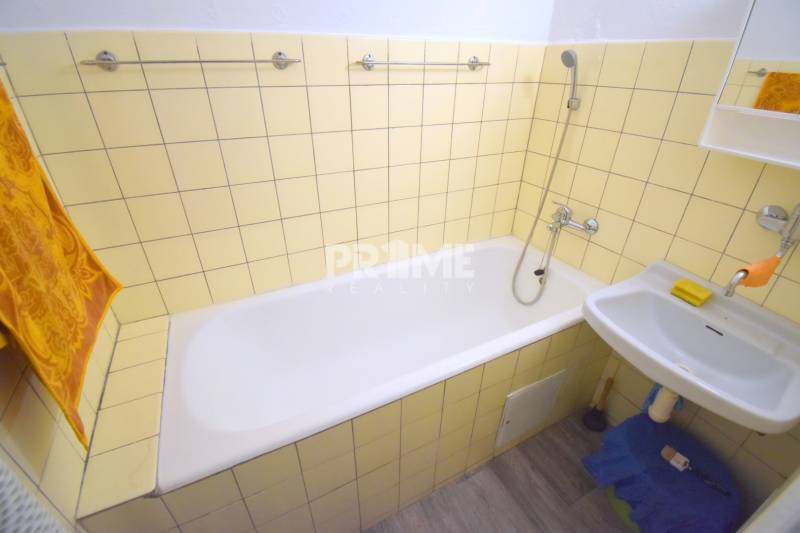 Pekný 3i byt, 3 x NEPRIECH.IZBA, BALKÓN, Radarová ulica, Ostredky