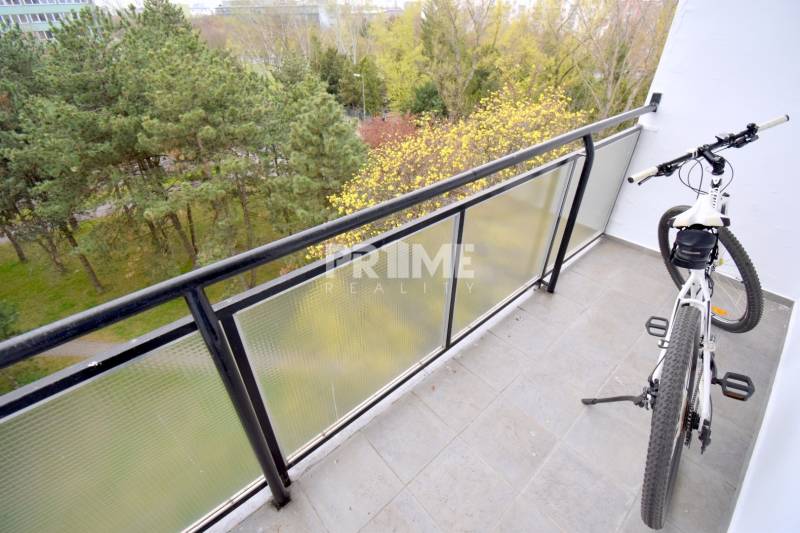 Pekný 3i byt, 3 x NEPRIECH.IZBA, BALKÓN, Radarová ulica, Ostredky