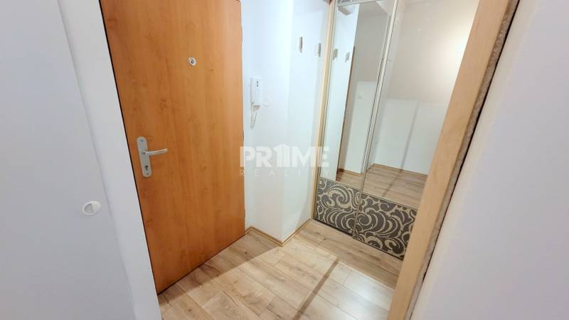 Krásny 2i byt, REKONŠTRUKCIA, BALKÓN, KLÍMA, Smolnícka ulica, Ružinov