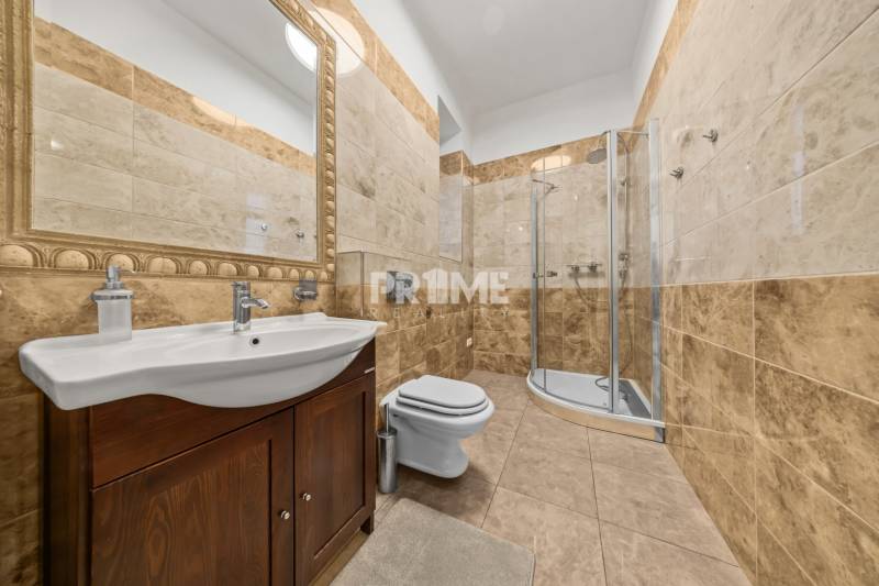  EXKLUZÍVNY, VEĽKOMETRÁŽNY 3i byt ( 130 m2 ), REKONŠTRUKCIA, CENTRUM