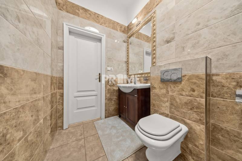  EXKLUZÍVNY, VEĽKOMETRÁŽNY 3i byt ( 130 m2 ), REKONŠTRUKCIA, CENTRUM