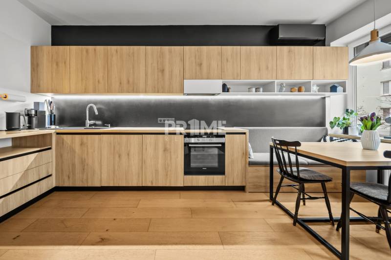 ŠTÝLOVÝ 3i byt, REKONŠTRUKCIA, Mýtna ulica, Staré Mesto